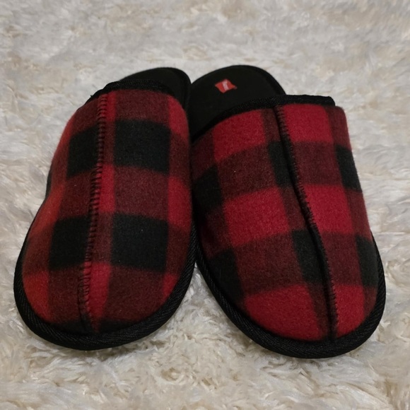 Hanes Size 11/12 Red and Black Plaid Slippers NWOT - Picture 5 of 6